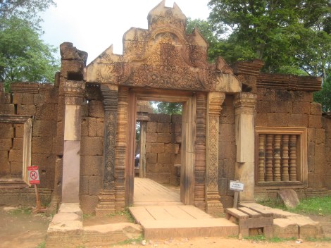 Entrance to Banteay Srei